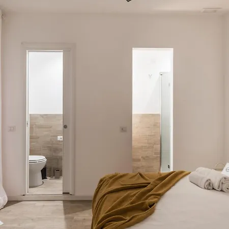 The Rent - Three-room Near The Colosseum Apartment *