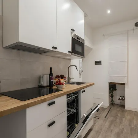 Appartement The Rent - Three-room Near The Colosseum