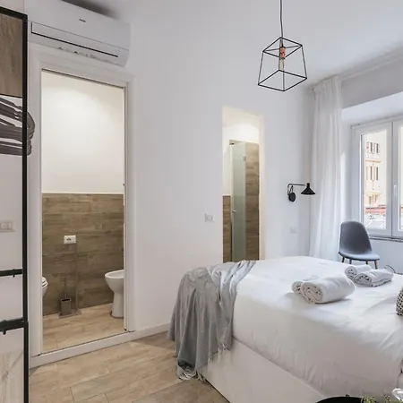 The Rent - Three-room Near The Colosseum * Rome